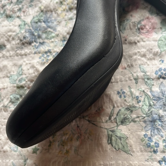 Black Clark heels - Picture 6 of 6